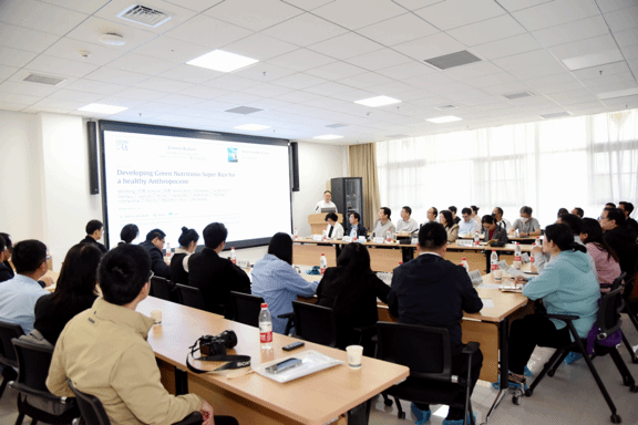 张启发院士联合全球多位院士和学者倡议培育绿色营养超级稻  ——让稻米承担提高营养健康水平的使命